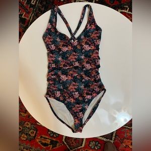 Venus one piece slimming belly control one piece swimsuit. Size large.